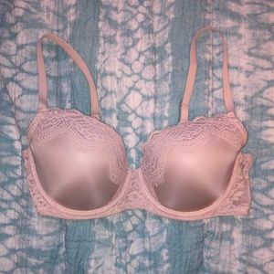 Victoria’s Secret 36D underwire pale pink bra.